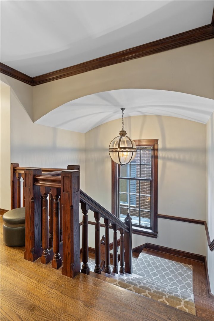 Chicago, Illinois 60637, United States, 6 Bedrooms Bedrooms, ,8 BathroomsBathrooms,Residential,Contingent,210657