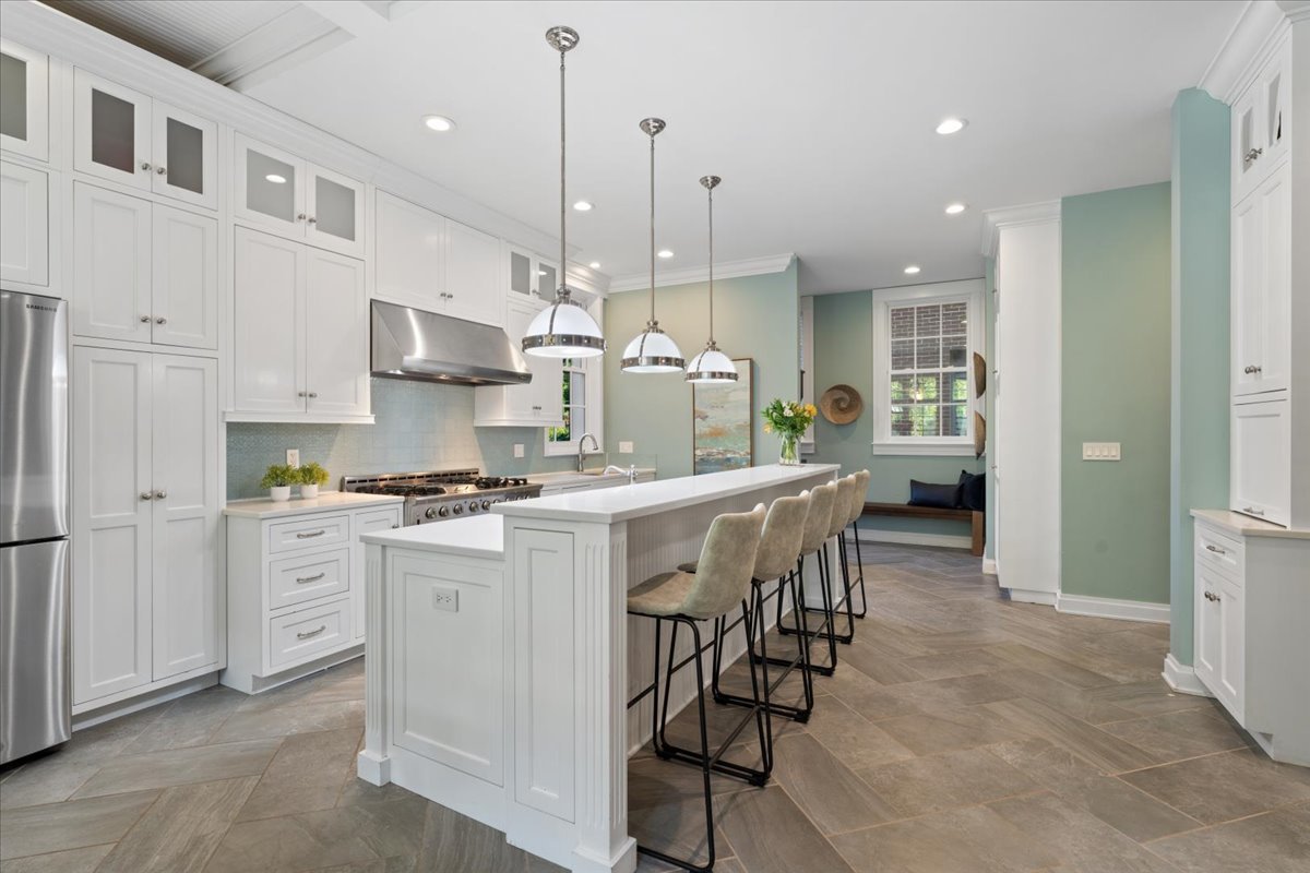 Chicago, Illinois 60637, United States, 6 Bedrooms Bedrooms, ,8 BathroomsBathrooms,Residential,Contingent,210657