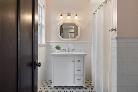 Tiny photo for 5638 S WOODLAWN Avenue, Chicago, IL 60637 (MLS # 12446282)