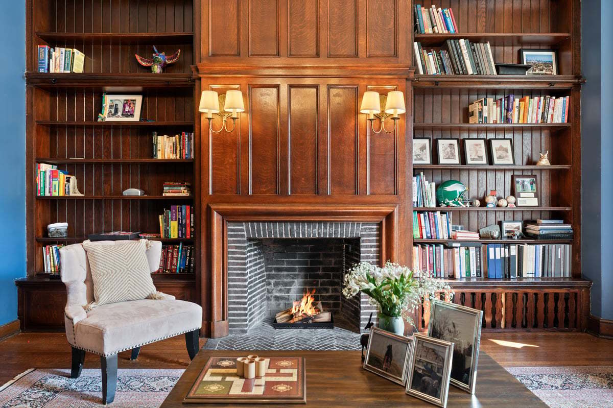 Chicago, Illinois 60637, United States, 6 Bedrooms Bedrooms, ,8 BathroomsBathrooms,Residential,Contingent,210657