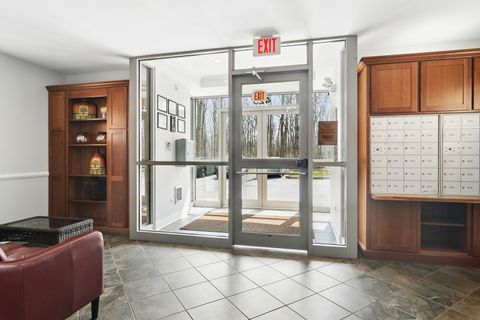 Tiny photo for 425 BENJAMIN Drive #202, Vernon Hills, IL 60061 (MLS # 12686518)