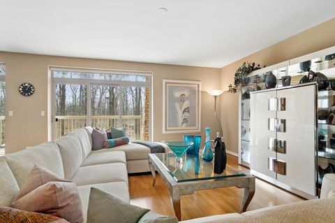 Tiny photo for 425 BENJAMIN Drive #202, Vernon Hills, IL 60061 (MLS # 12686518)