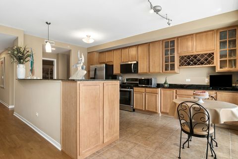 Tiny photo for 425 BENJAMIN Drive #202, Vernon Hills, IL 60061 (MLS # 12686518)