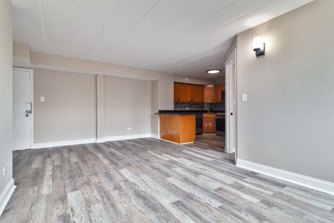 Tiny photo for 2115 W Farwell Avenue #511, Chicago, IL 60645 (MLS # 12736858)