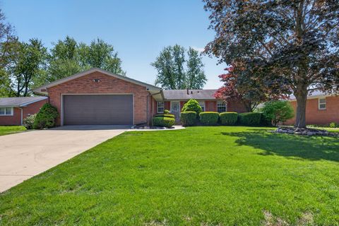 Photo of 1305 E Vernon Avenue, Normal, IL 61761 (MLS # 12624908)