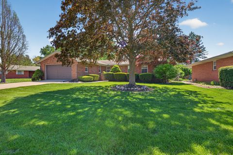 Tiny photo for 1305 E Vernon Avenue, Normal, IL 61761 (MLS # 12624908)