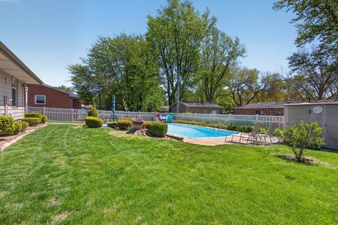 Tiny photo for 1305 E Vernon Avenue, Normal, IL 61761 (MLS # 12624908)
