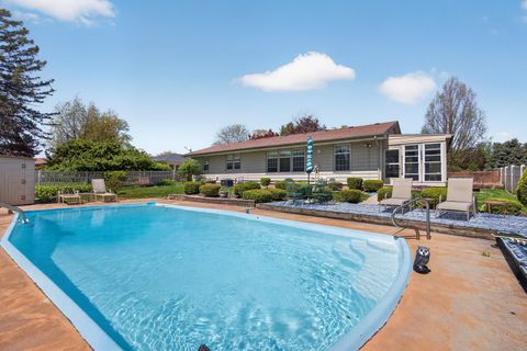Tiny photo for 1305 E Vernon Avenue, Normal, IL 61761 (MLS # 12624908)