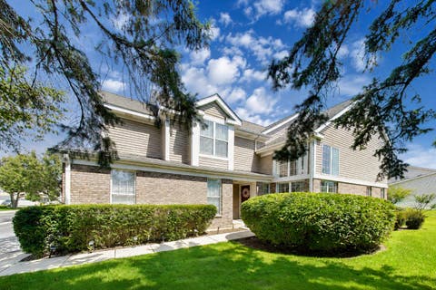 Photo of 621 CITADEL Drive, Westmont, IL 60559 (MLS # 12732408)