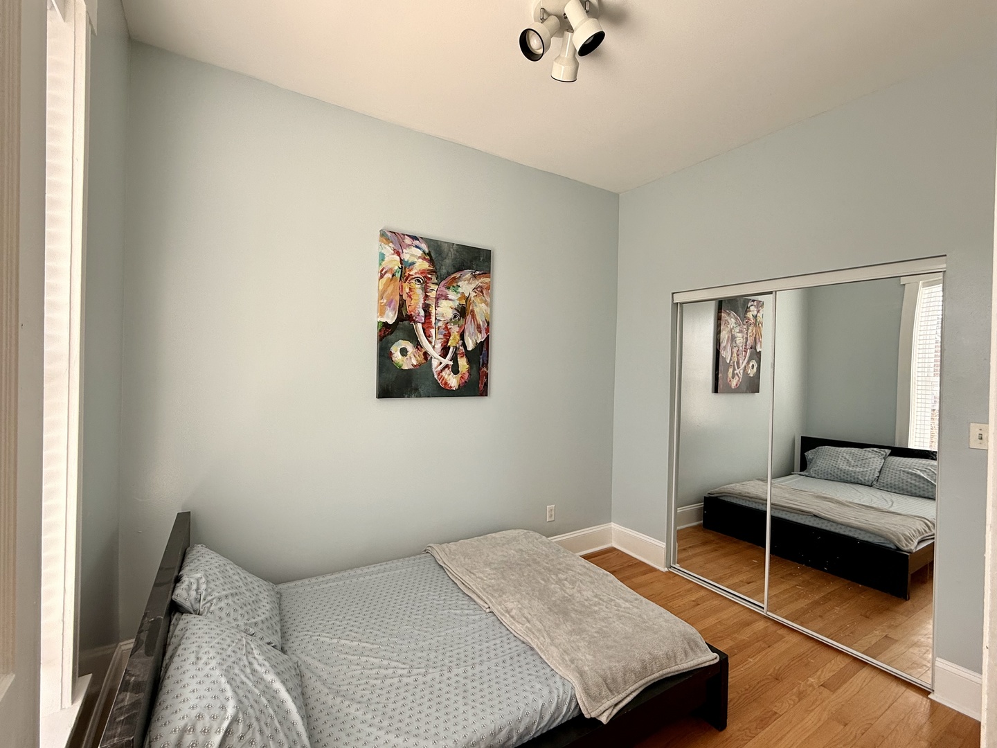 2604 W Fullerton Avenue 2