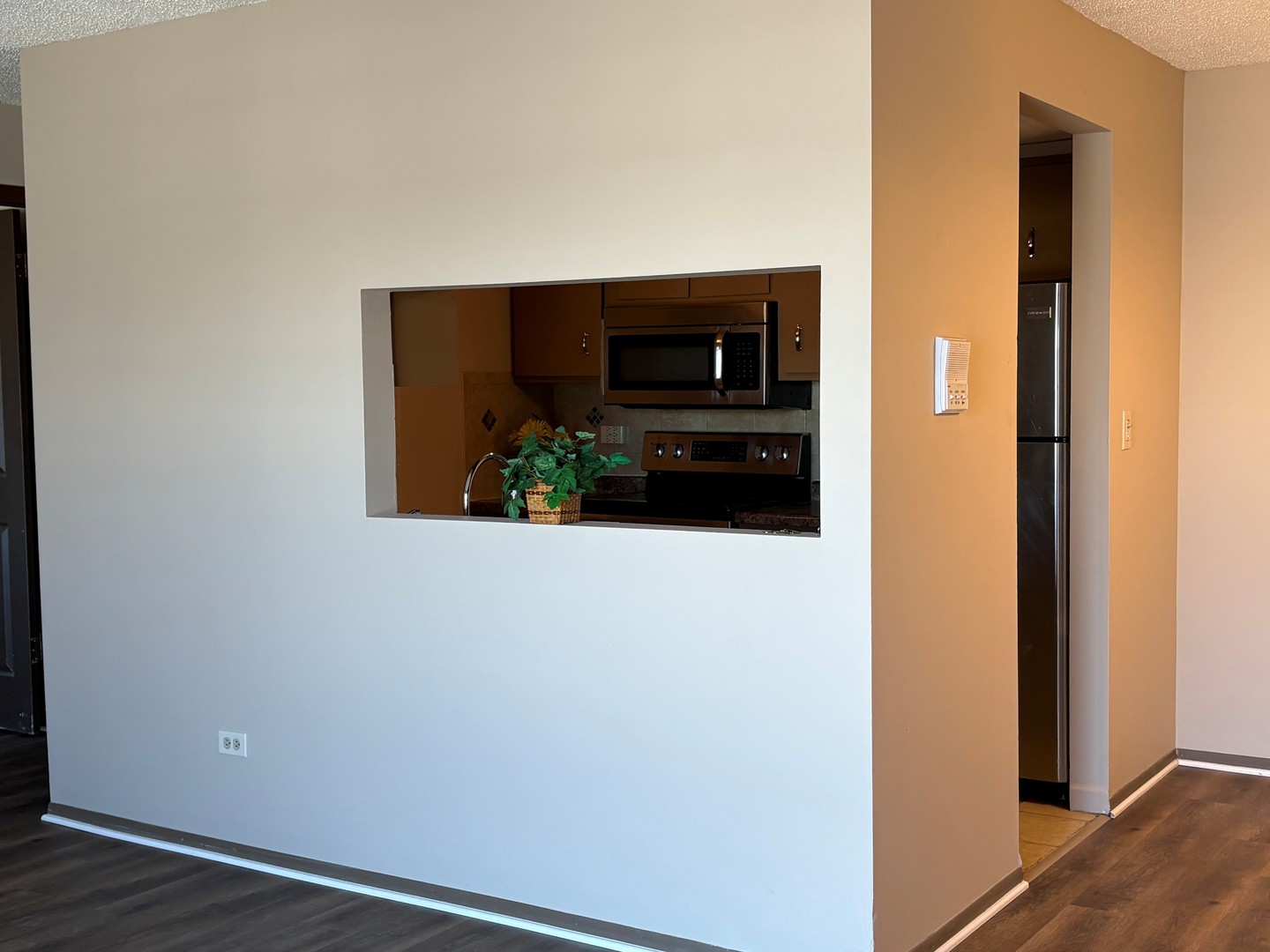 206 W Division Street L