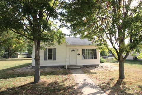Photo of 405 N Elm Street, Lexington, IL 61753 (MLS # 12489676)