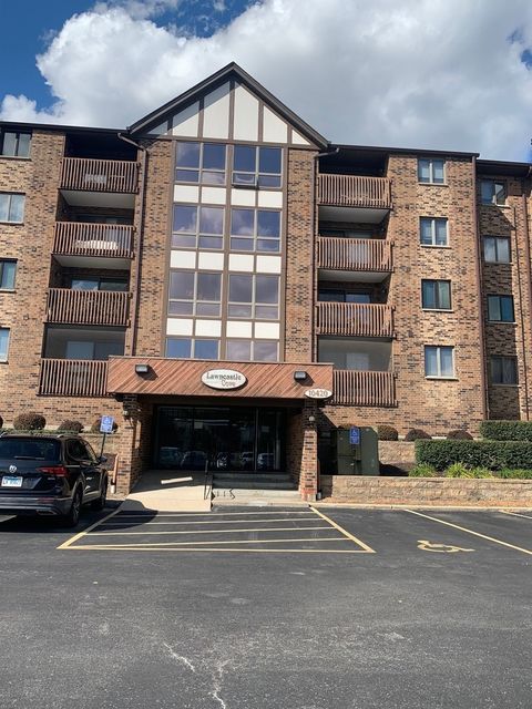 Tiny photo for 10420 Circle Drive #22B, Oak Lawn, IL 60453 (MLS # 12460910)