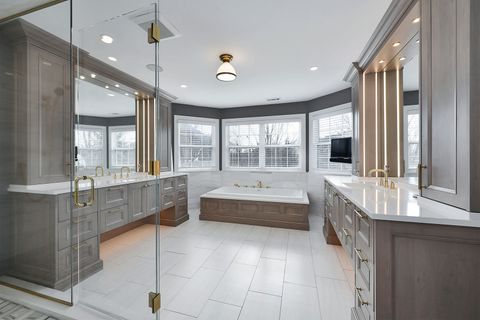 Tiny photo for 500 Stone Canyon Circle, Inverness, IL 60010 (MLS # 12588502)