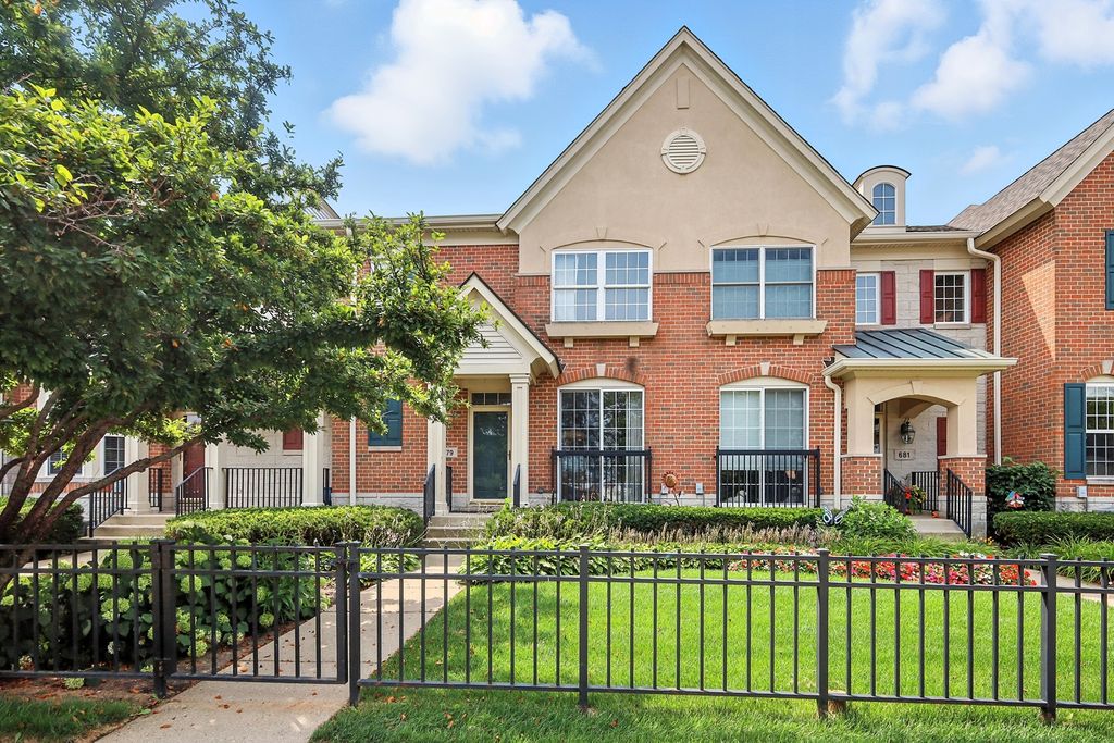 Photo for 679 Central Avenue, Deerfield, IL 60015 (MLS # 12410942)