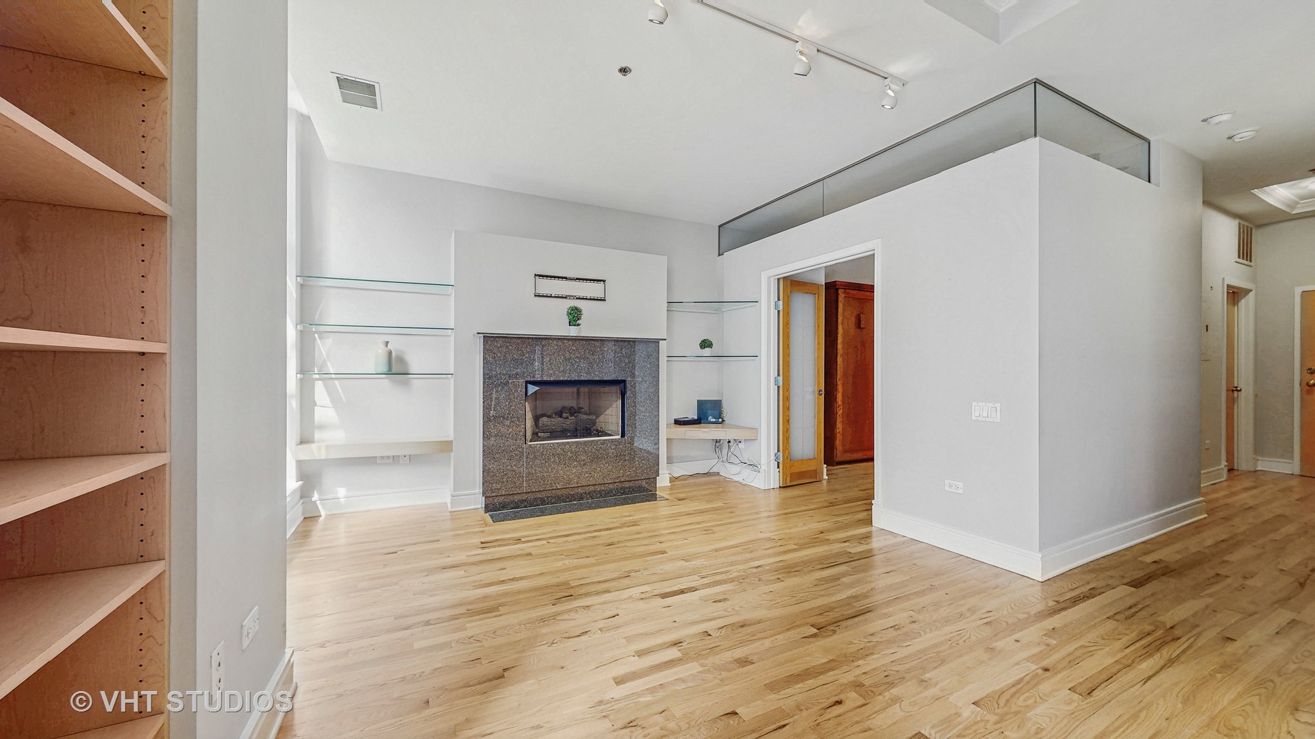 212 W Washington Street 1101