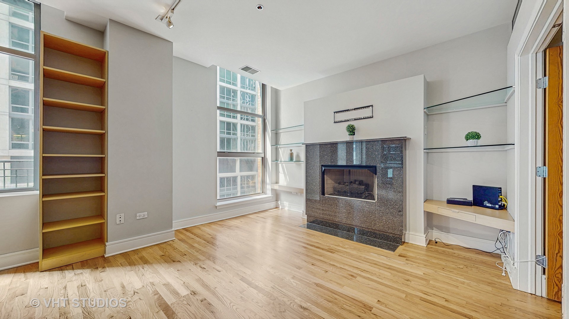 212 W Washington Street 1101