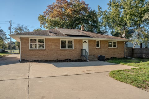 Tiny photo for 1427 S Walnut Avenue, Freeport, IL 61032 (MLS # 12790647)