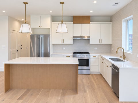 Tiny photo for 1931 S Jefferson Street #4S, Chicago, IL 60616 (MLS # 12753183)