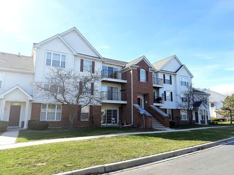 Photo of 680 Mill Circle #203, Wheeling, IL 60090 (MLS # 12635549)