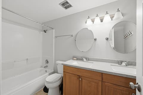 Tiny photo for 1784 Queensbury Circle #5714, Hoffman Estates, IL 60169 (MLS # 12733895)