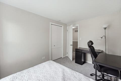 Tiny photo for 1784 Queensbury Circle #5714, Hoffman Estates, IL 60169 (MLS # 12733895)