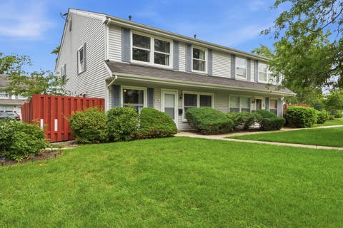 Photo of 1784 Queensbury Circle #5714, Hoffman Estates, IL 60169 (MLS # 12733895)