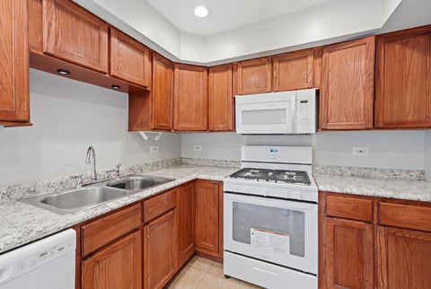 Tiny photo for 1784 Queensbury Circle #5714, Hoffman Estates, IL 60169 (MLS # 12733895)