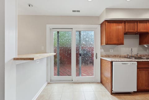 Tiny photo for 1784 Queensbury Circle #5714, Hoffman Estates, IL 60169 (MLS # 12733895)