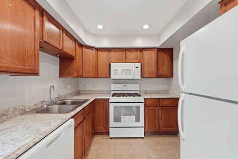 Tiny photo for 1784 Queensbury Circle #5714, Hoffman Estates, IL 60169 (MLS # 12733895)