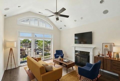 Tiny photo for 5945 N Campbell Avenue #3, Chicago, IL 60659 (MLS # 12672694)