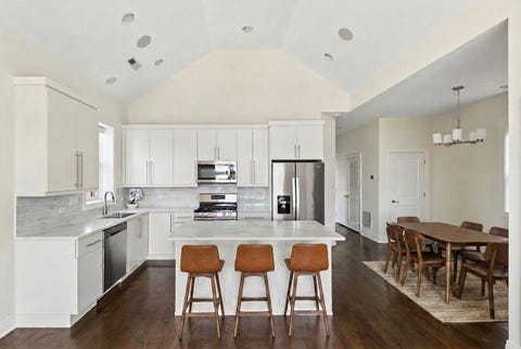 Tiny photo for 5945 N Campbell Avenue #3, Chicago, IL 60659 (MLS # 12672694)