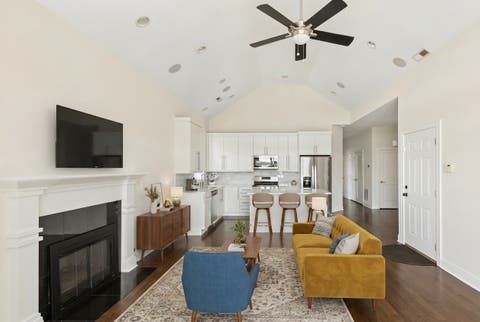 Tiny photo for 5945 N Campbell Avenue #3, Chicago, IL 60659 (MLS # 12672694)