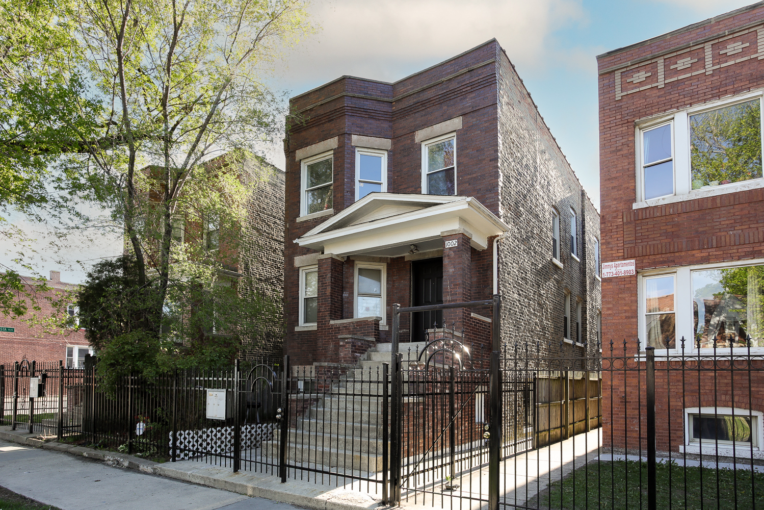 1002 N DRAKE Avenue