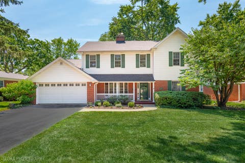 Photo of 2447 Pick Drive, Glenview, IL 60025 (MLS # 12709257)