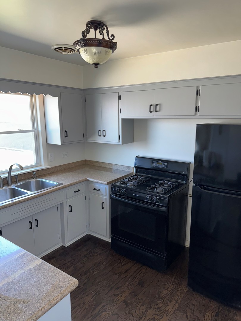 3942 W 85th Street