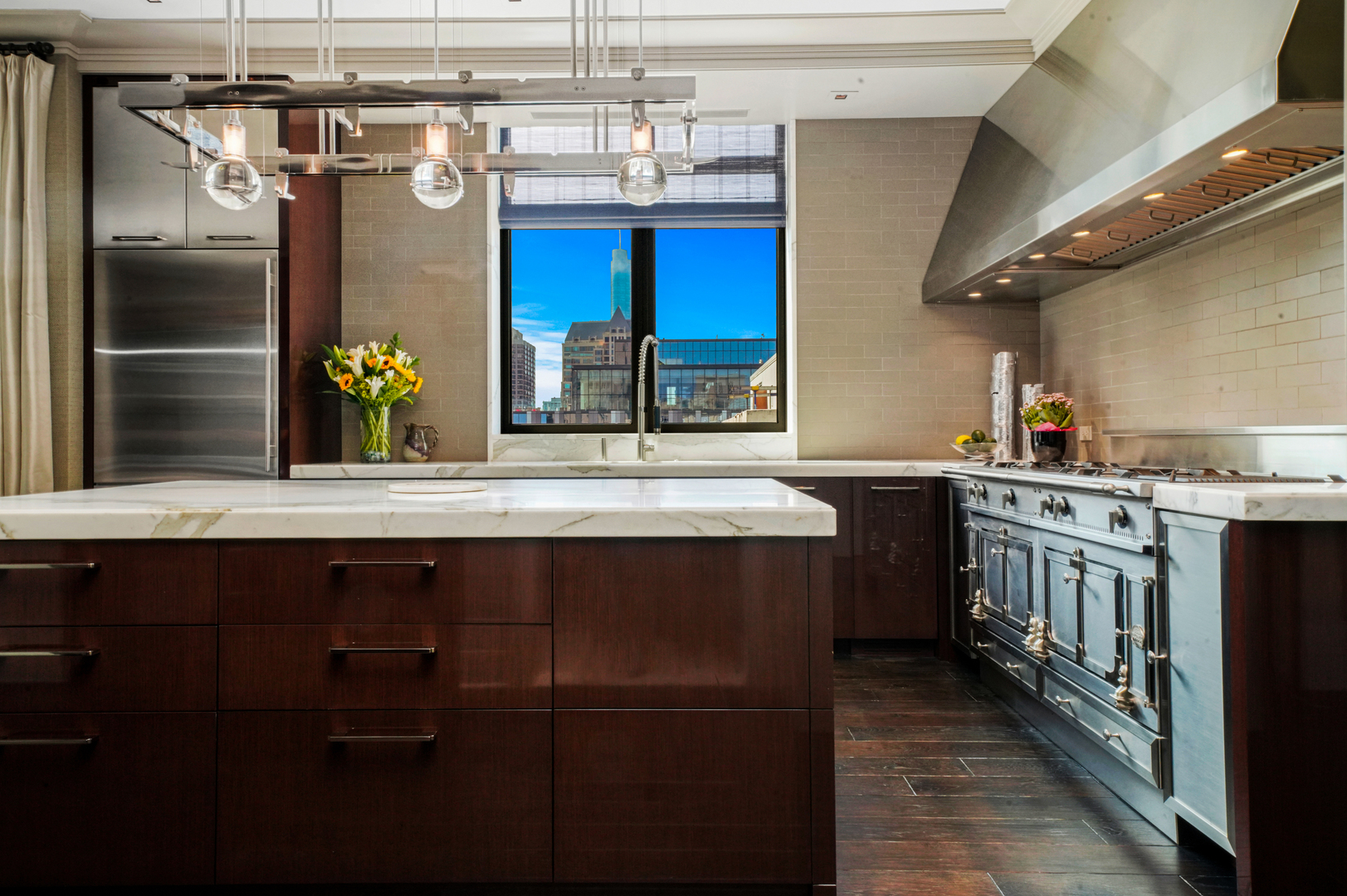 10 E Delaware Place 34A