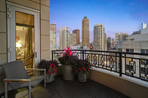 Tiny photo for 10 E Delaware Place #34A, Chicago, IL 60611 (MLS # 12567535)