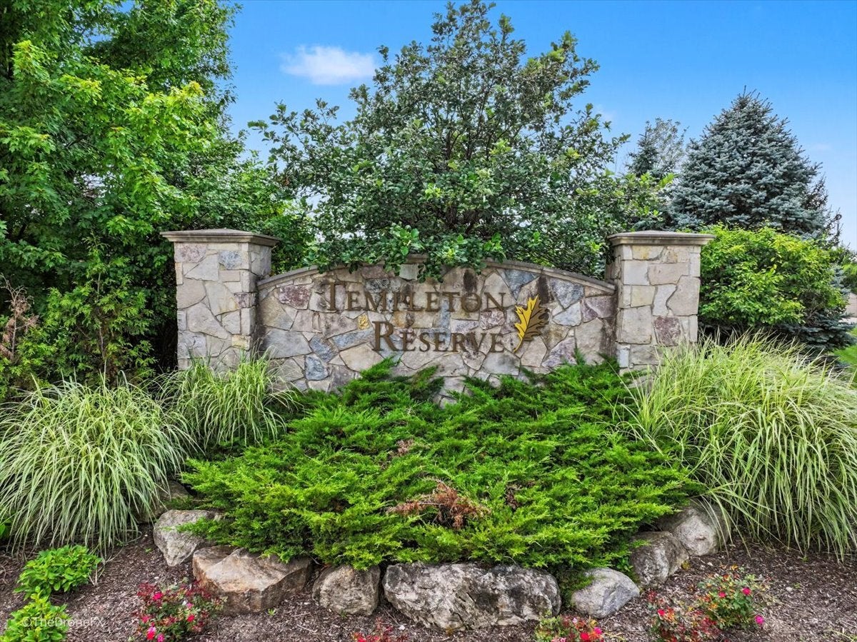 15 TEMPLETON Drive