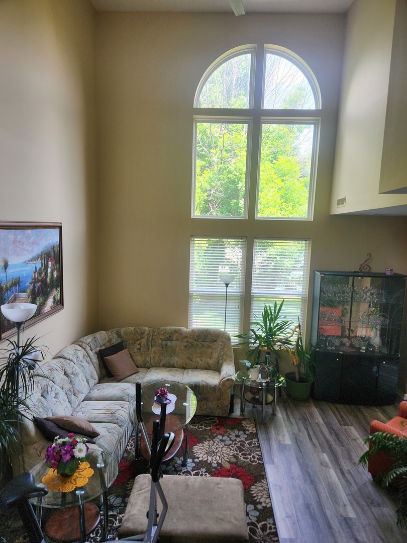 152 W Chatham Lane