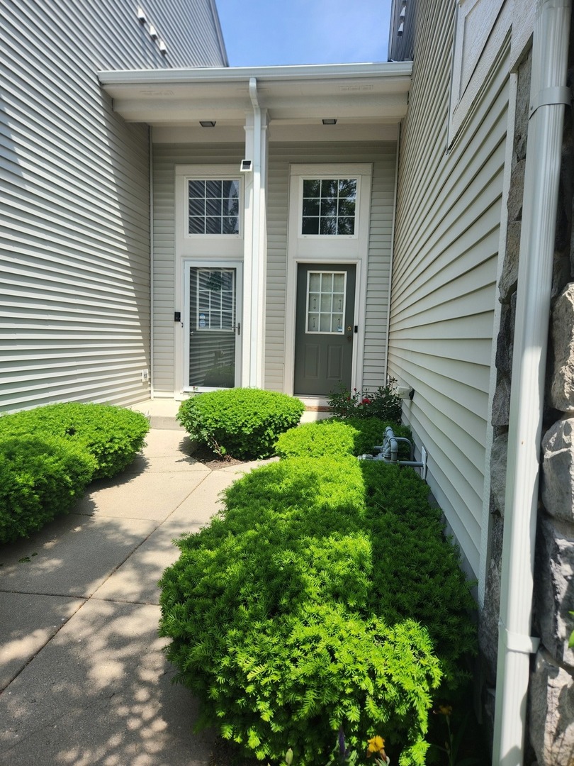 152 W Chatham Lane