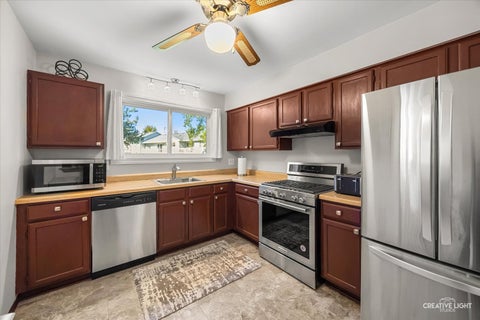 Tiny photo for 336 Sandpebble Lane #336, Aurora, IL 60504 (MLS # 12770891)