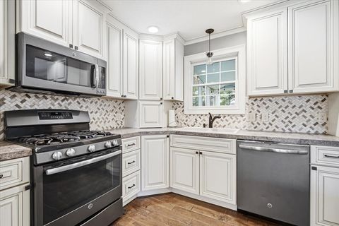 Tiny photo for 2820 Rutherford Drive, Bloomington, IL 61705 (MLS # 12611052)