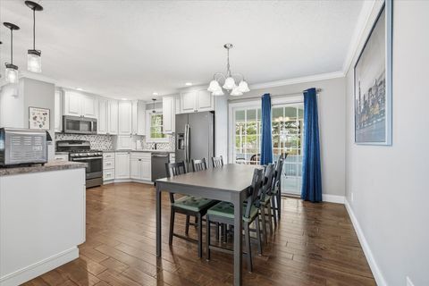 Tiny photo for 2820 Rutherford Drive, Bloomington, IL 61705 (MLS # 12611052)