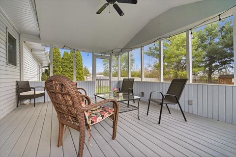 Tiny photo for 2820 Rutherford Drive, Bloomington, IL 61705 (MLS # 12611052)