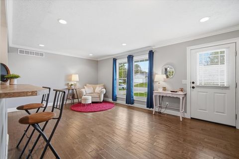 Tiny photo for 2820 Rutherford Drive, Bloomington, IL 61705 (MLS # 12611052)