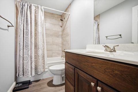 Tiny photo for 2820 Rutherford Drive, Bloomington, IL 61705 (MLS # 12611052)