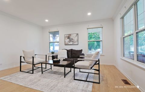 Tiny photo for 403 N WHITE DEER Trail, Vernon Hills, IL 60061 (MLS # 12494560)