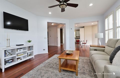 Tiny photo for 403 N WHITE DEER Trail, Vernon Hills, IL 60061 (MLS # 12494560)