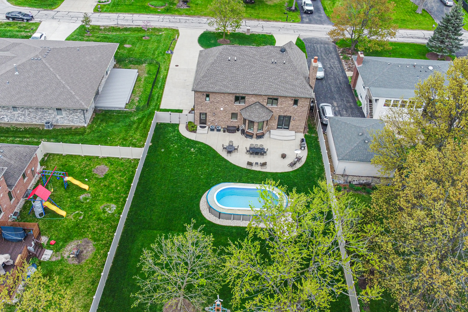 915 E Forest View Road